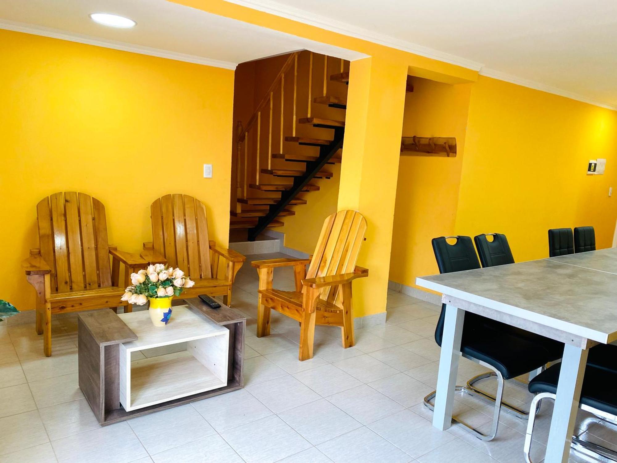 Alturas Apartment *