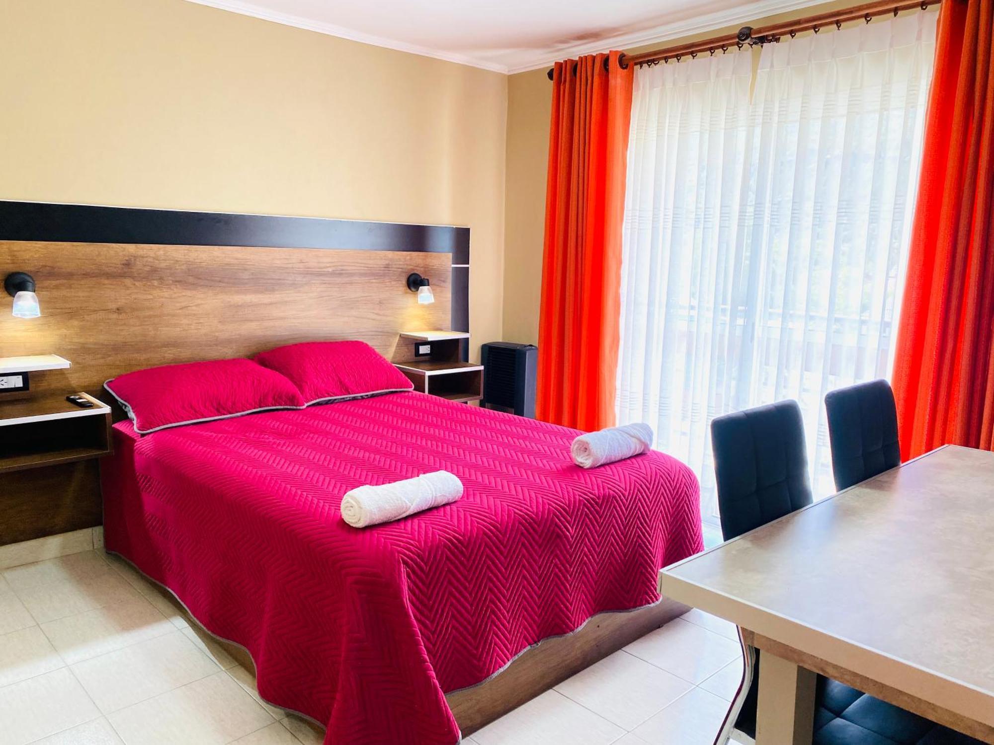 Alturas Apartment *